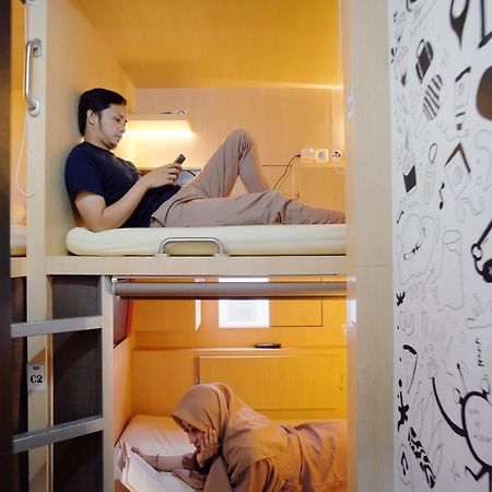 Inap At Capsule Hostel Bandung Kültér fotó